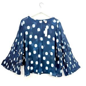 Chico’s Navy Blue White Dot Lightweight Pleat Tiered Flutter Sleeve Blouse NEW